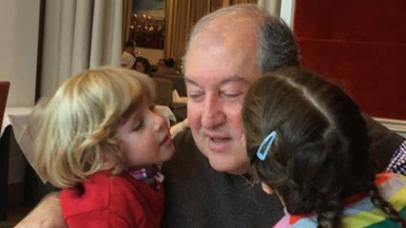 President Sarkissian spends the weekend surrounded by grandchildren