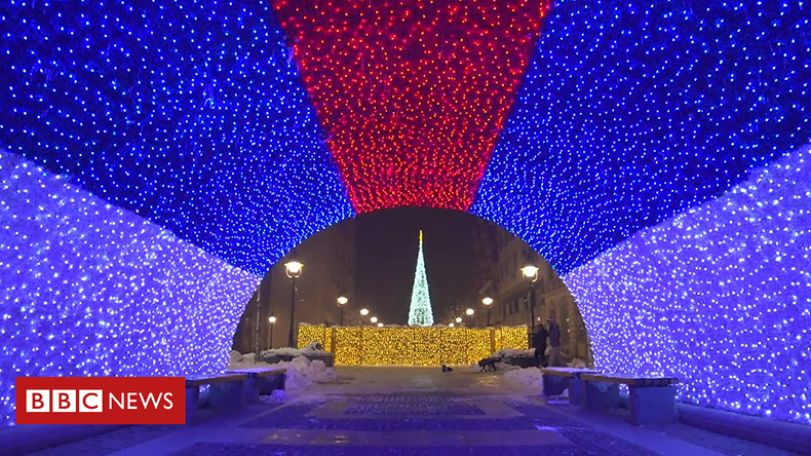 Сербия: оппозиция выступает против новогоднего украшения Белграда, власти обвиняют в миллионных тратах на «мишуру»