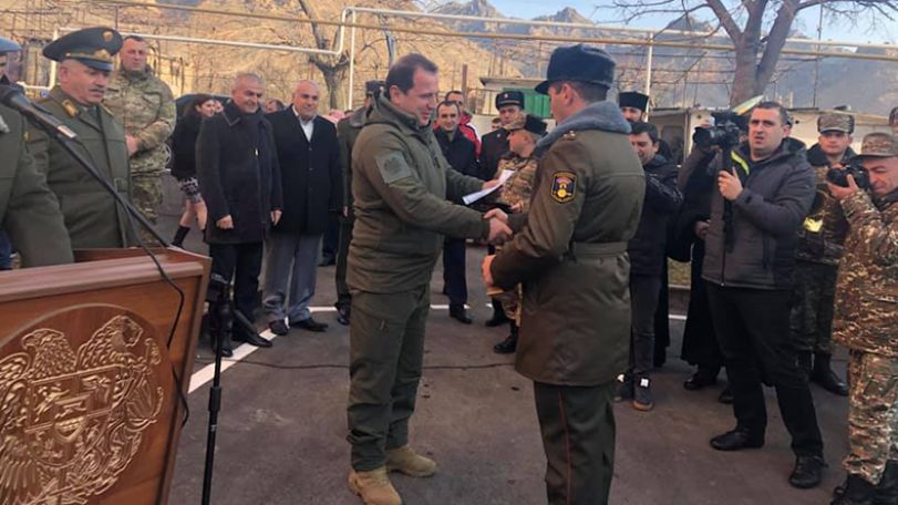 В армянском Агараке 20 военнослужащих получили служебные квартиры