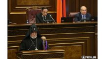 Մեկնարկել է 7-րդ գումարման խորհրդարանի առաջին նիստը