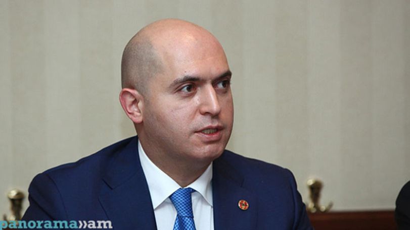 Աշոտյանն ԱԳՆ-ից անհապաղ պահանջում է իր հարցերի պատասխանը