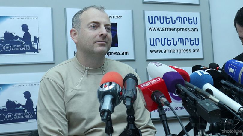 Блогер Александр Лапшин попросил Минобороны Армении разрешения на посещение пограничной зоны