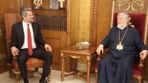Garo Paylan, Catholicos Aram I discuss Armenian-Turkish relations in Antelias