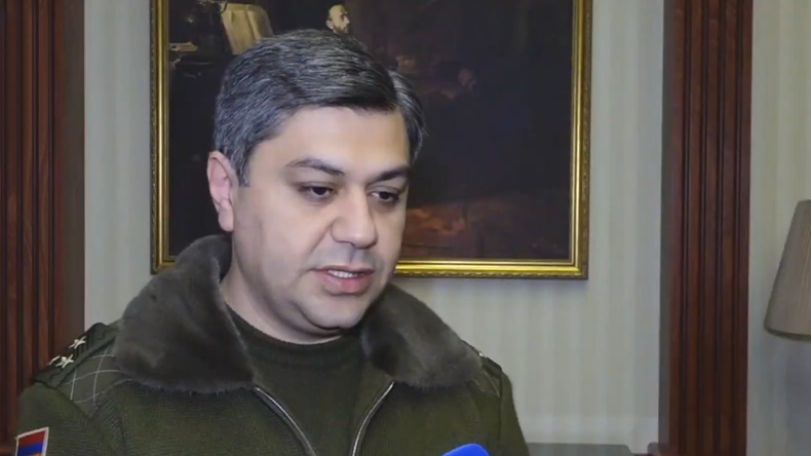 Артур Ванецян пообещал устроить на работу в СНБ Армении и ФФА раненых в ходе службы военнослужащих