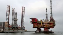 Цена нефти Brent впервые с ноября превысила 64 доллара за баррель