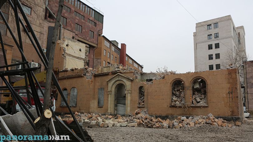 Что осталось от здания по улице Хоренаци, 13 в Ереване? В фоторепортаже Panorama.am