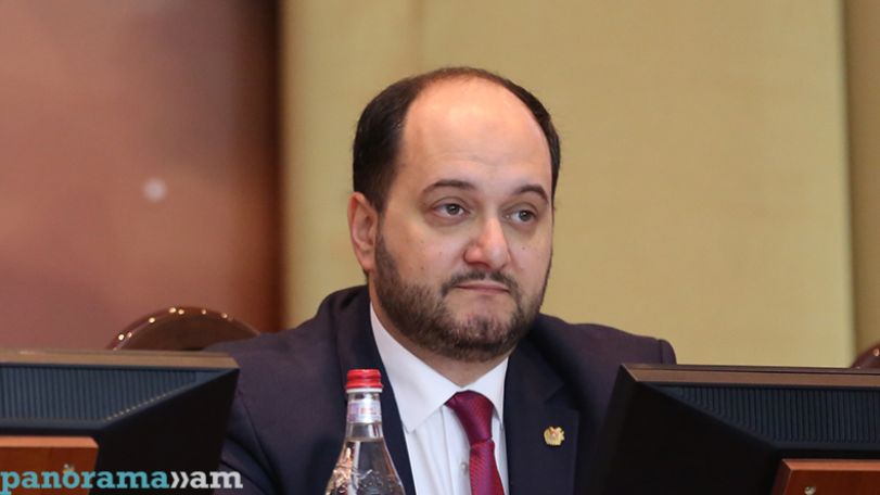 Ինչպե՞ս է պատկերացնում նախարարը ԵՊՀ ռեկտորի հրաժարականը