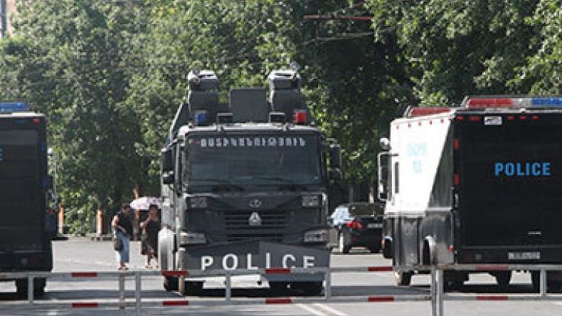 Police remove riot control vehicles from Bagramyan Avenue in Yerevan 
