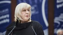 CoE commissioner: Help of governments needed for reaching out to ‘grey zones’