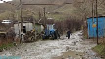 Geghasar housewives, tractors and idlers