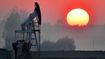 Global oil prices fall