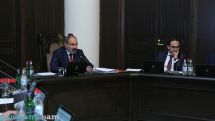 Пашинян о «людях в черном»: Завязать им бабочку в цветочек и проводить в цивилизованную жизнь
