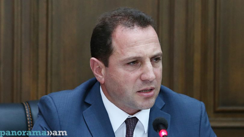 Armenia’s defense minister defends creation of April war commission