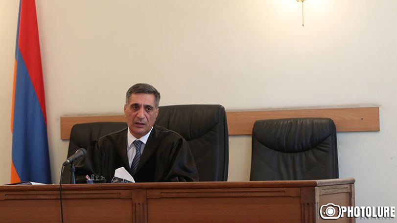 Суд отклонил ходатайство адвокатов второго президента Армении Роберта Кочаряна об отводе судьи