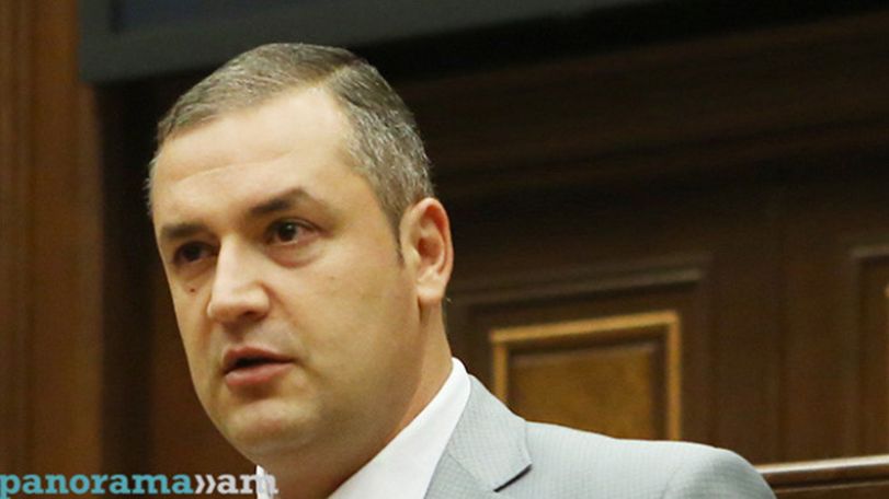 Сложивший депутатский мандат Тигран Уриханян: Разговоры о конфликте просто смешны