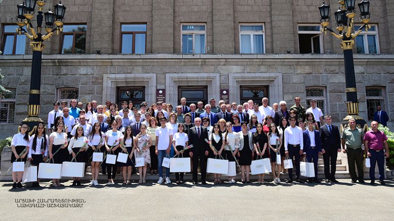 Artsakh president congratulates winners of subject Olympiads