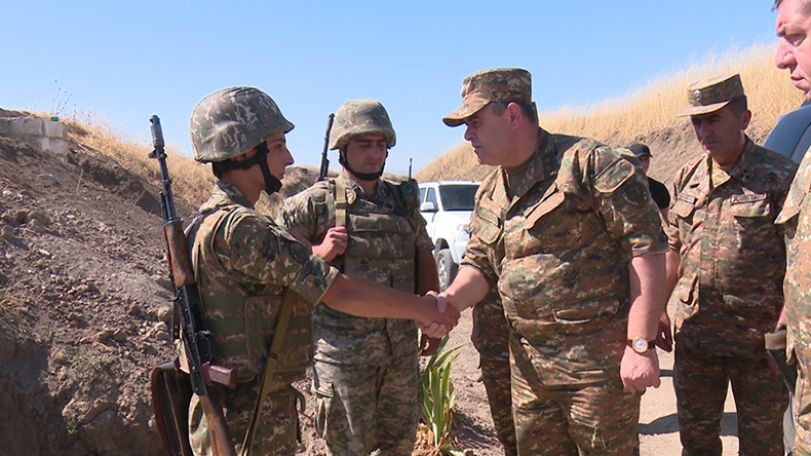Начальник Генштаба ВС Армении побывал на передовой