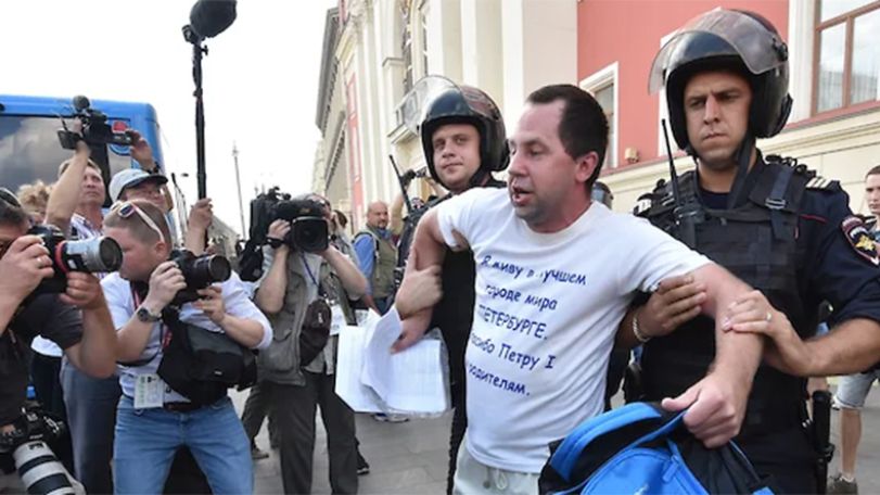 На акции протеста в Москве полиция задержала более 310 человек