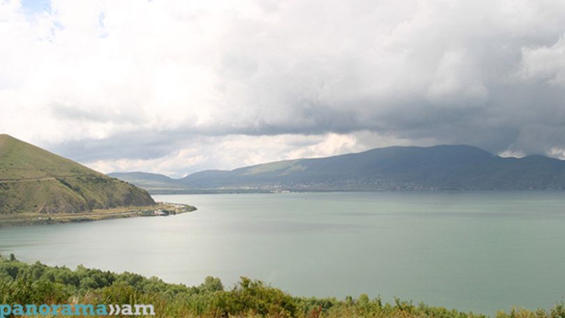 Minister: Five rivers feeding Lake Sevan polluted with biogenic substances