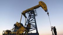 Мировые цены на нефть остались стабильны в пятницу