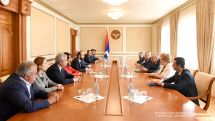Ստեփանակերտում հանդիպել են Բակո Սահակյանն ու Արարատ Միրզոյանը