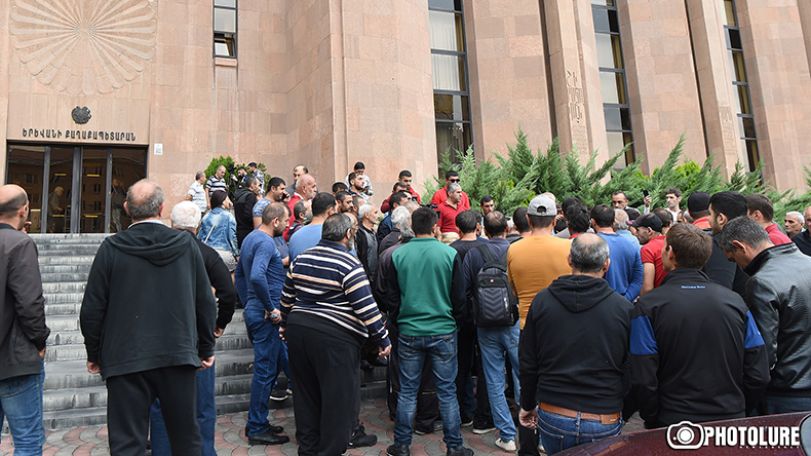 Sanitek employees protest outside Yerevan Municipality, demand due salaries