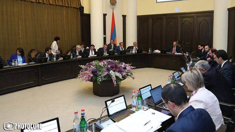 Կամ պետք է ապօրինի միջամտություններ անեինք, կամ լուռ հետևեինք, թե ոնց են թալանվածը թաքցնում. վարչապետ