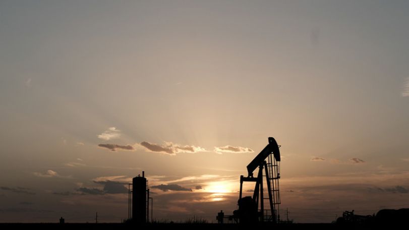 Мировые цены на нефть растут.