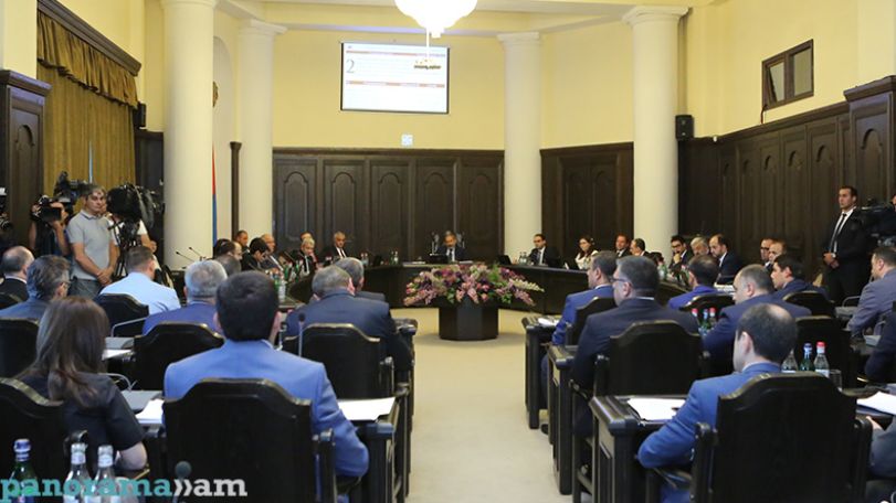 Armenian PM appoints interim police and security chiefs