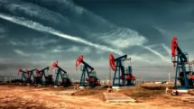 Котировки нефти растут после резкого падения в понедельник
