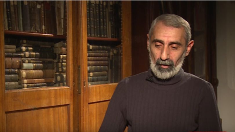 Овик Чархчян представил свой новый сборник – «Вне времени»
