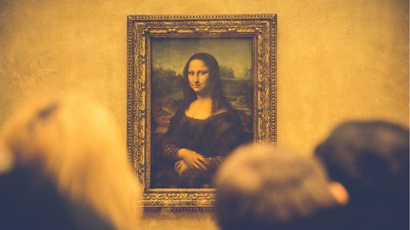 Mona Lisa returns to her usual place in the Louvre