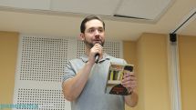 В Ереване состоялась презентация перевода книги Алексиса Оганяна «Без разрешения»