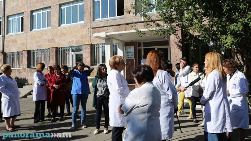 В Ереване сотрудники «Противотуберкулезного диспансера» провели акцию протеста