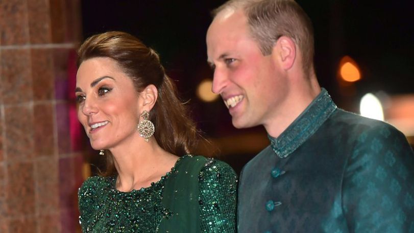 Prince William, Kate Middleton arrive at Pakistan's National Monument in tuk tuk