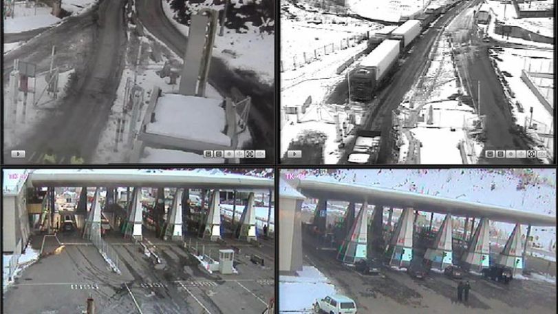 Stepantsminda-Larsi road closed for trucks