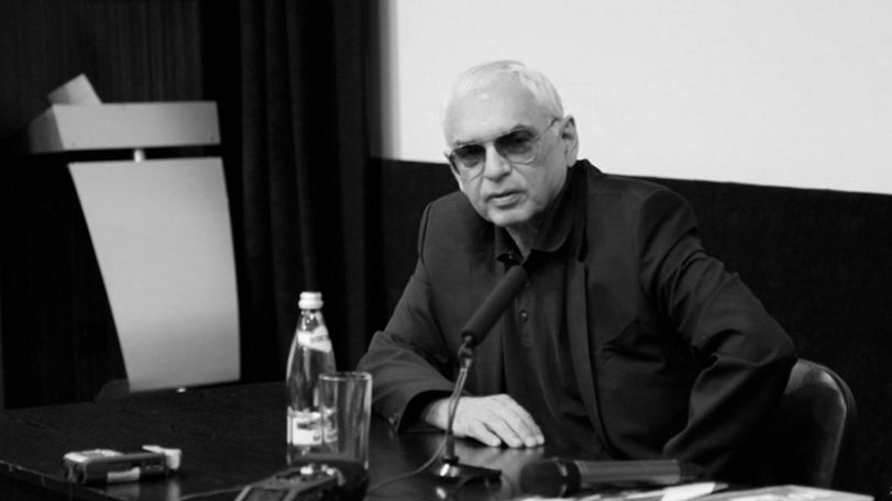 Режиссер Карен Шахназаров выступил против показа старых черно-белых фильмов в цвете