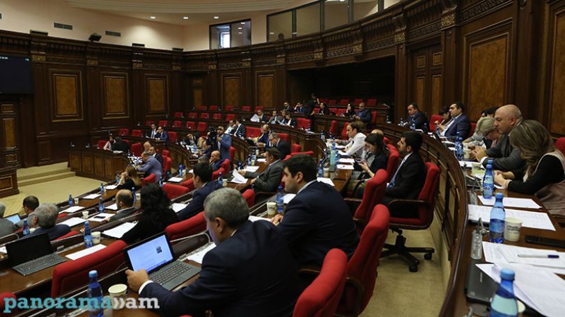 Парламент принял в первом чтении законопроект о досрочном выходе на пенсию судей КС