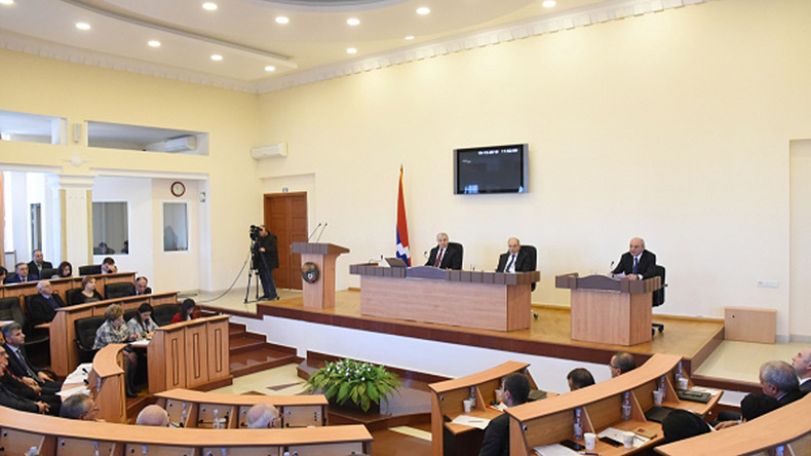 В Арцахе планируется реализовать программы по оснащению ВС современной военной техникой