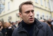 Russian opposition leader Alexei Navalny briefly arrested