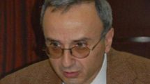 12-ամյա կրթությունը չլուծեց ուսումնական նյութերի բեռնաթափման խնդիրը. փորձագետ