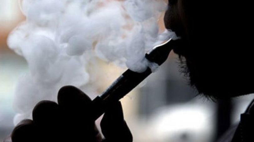 Heart group: E-cigarettes might help smokers quit