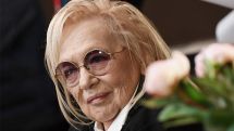 Russian theater director Volchek dies at 86