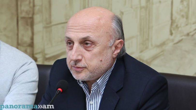 Տիգրան Հեքեքյան. Երբ եղավ հեղափոխությունը, երկրորդ հարկն էին սարքում, արագ–արագ հինգ հարկն էլ սարքեցին