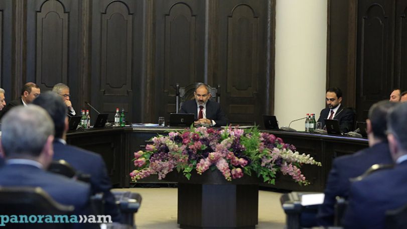 Առնվազն երկու հեռուստաալիքի լոգոյի տեղը կարելի է գրել «կոռուպցիա». Փաշինյան