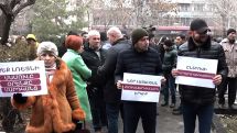 Supporters demand release of Armenian TV station owner outside Yerevan court