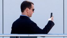 Дмитрий Медведев после отставки с поста премьера отписался от правительства РФ в Instagram