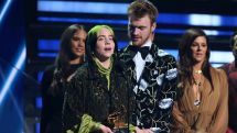 Названа лучшая песня года по версии Grammy
