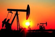 Цены на нефть поднимаются в среду на сигналах перепроданности рынка