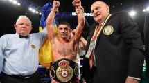 Артем Далакян в четвертый раз защитил пояс чемпиона мира по боксу